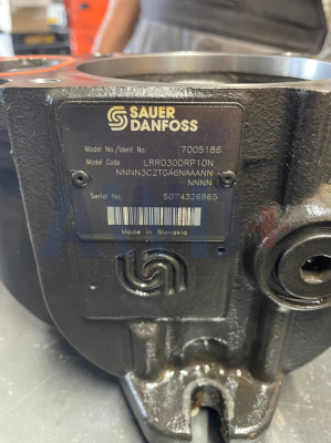 7005186 / LR-R-030D-RP-10-NN-NN-N-3-C2TG-A6N-AAA-NNN-NNN Аксиально-поршневой насос Danfoss LRR030